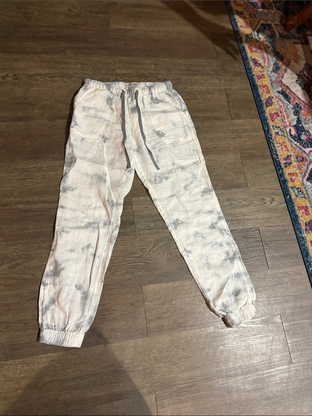 Rachel Zoe Cream & Gray Tie-Dye Jogger Pants linen
